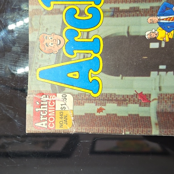 Archie Comics Issue No. 443 - Picture 2 of 8